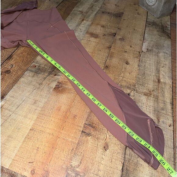 Lululemon
Nulu Craft Mesh Leggings size 6 - Picture 14 of 15